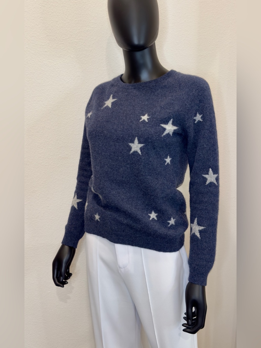 NWT Philosophy 100% cashmere Sweater size M